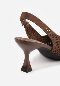 Renee - Brązowe Szpilki Slingback z Ażurowymi Zdobieniami na Cholewce Tespeila. Kolor: brązowy. Materiał: wiskoza. Szerokość cholewki: normalna. Wzór: aplikacja, ażurowy. Sezon: lato. Obcas: na szpilce. Styl: elegancki, klasyczny #6