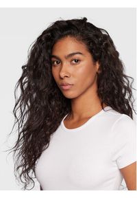 Gina Tricot T-Shirt Basic 17957 Biały Slim Fit. Kolor: biały. Materiał: bawełna #4