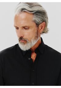 Pako Lorente - PAKO LORENTE – Czarna bawełniana koszula męska. Kolor: czarny, zielony. Materiał: bawełna. Długość rękawa: długi rękaw. Długość: długie. Wzór: gładki #9