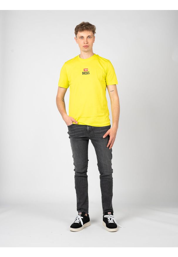 Diesel Jeansy "1983" | A03586-09B97 | Mężczyzna | Szary. Stan: podwyższony. Kolor: szary. Styl: elegancki