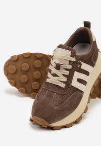 Renee - Brązowe Sneakersy ze Skóry Naturalnej Ozdobione Geometrycznym Wzorem Melassea. Okazja: na co dzień. Kolor: brązowy. Materiał: skóra. Wzór: aplikacja, geometria #3
