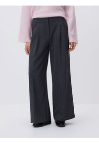 Reserved - Spodnie z wiskozą - jasnoszary. Kolor: szary. Materiał: wiskoza #1
