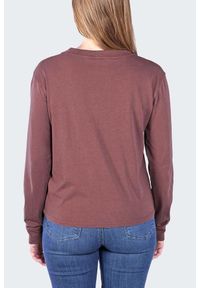 Koszulka bawełniana damska z długim rękawem Carhartt Lightweight Pocket. Kolor: brązowy. Materiał: bawełna. Długość rękawa: długi rękaw. Długość: długie