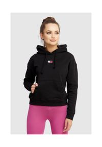 Tommy Jeans - TOMMY JEANS Czarna bluza damska z kapturem, Rozmiar XS. Typ kołnierza: kaptur. Kolor: czarny. Materiał: prążkowany. Wzór: aplikacja