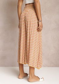 Renee - Żółto-Pomarańczowe Szerokie Spodnie z Wiskozy z Marszczoną Gumką w Talii Mellody. Kolor: żółty. Materiał: wiskoza. Styl: boho #4