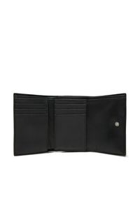 Calvin Klein Mały Portfel Damski Ck Plaque Small Trifold W/Zip K60K612834 Czarny. Kolor: czarny. Materiał: skóra