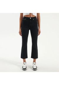House - Jeansy dzwony z postrzępionym brzegiem nogawki czarne - Czarny. Kolor: czarny #1