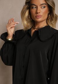 Renee - Czarna Koszula Ozdobiona Falbankami i Kołnierzykiem Evirana. Okazja: na co dzień. Typ kołnierza: kołnierz z falbankami. Kolor: czarny. Materiał: jeans. Długość rękawa: długi rękaw. Długość: długie. Wzór: aplikacja. Styl: elegancki, casual #3