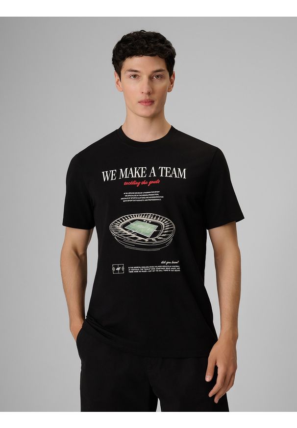 4f - 4F T-shirt regular z nadrukiem męski - czarny S. Okazja: na co dzień. Kolor: czarny. Materiał: materiał, bawełna, jeans, dresówka, dzianina. Wzór: nadruk. Styl: klasyczny, casual