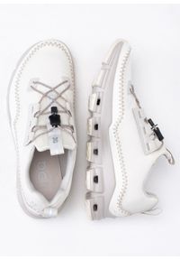 Sneakersy damskie białe On Running Cloudaway. Okazja: na co dzień. Zapięcie: sznurówki. Kolor: biały. Materiał: materiał, guma. Szerokość cholewki: normalna. Sport: bieganie #3