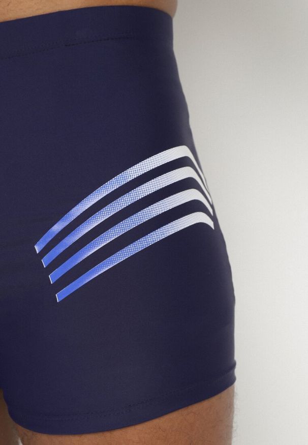 Born2be - Granatowo-Niebieskie Kąpielówki ze Sznurkiem i Ozdobnymi Paskami Firave. Kolor: niebieski