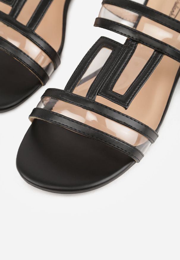 Born2be - Czarne Klapki z Geometrycznymi Paskami Adriameda. Okazja: na co dzień. Kolor: czarny. Materiał: len, jeans. Wzór: geometria. Sezon: lato. Styl: casual