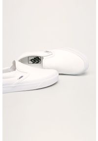 Vans - Tenisówki. Nosek buta: okrągły. Zapięcie: bez zapięcia. Kolor: biały. Materiał: syntetyk, materiał, guma. Szerokość cholewki: normalna. Obcas: na obcasie. Wysokość obcasa: niski #5