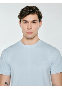 Big-Star - Koszulka męska bawełniana z subtelnym nadrukiem błękitna Wlader 400. Okazja: na co dzień. Kolor: niebieski. Materiał: bawełna. Wzór: nadruk. Styl: sportowy, klasyczny, casual #4
