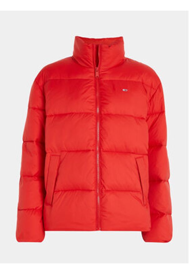 Tommy Jeans Kurtka zimowa DW0DW15963 Czerwony Regular Fit. Kolor: czerwony. Materiał: syntetyk. Sezon: zima