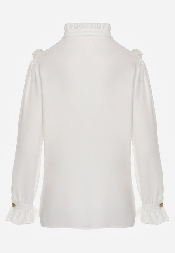 Renee - Biała Koszula z Ozdobną Falbanką i Żabotem Hansina. Typ kołnierza: z żabotem. Kolor: biały. Wzór: aplikacja