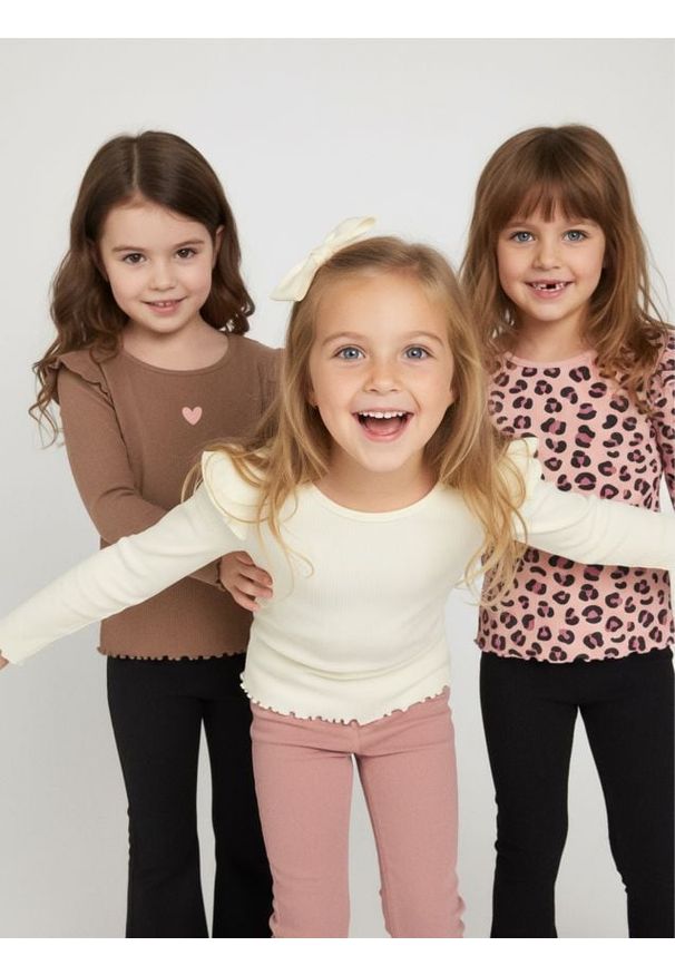 Sinsay - Prążkowane koszulki z długimi rękawami 3 pack - wielobarwny. Materiał: prążkowany. Długość rękawa: długi rękaw. Długość: długie