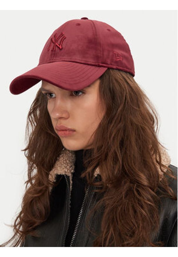 Sisley Kurtka z imitacji skóry 2YJVLN04W Czarny Regular Fit. Kolor: czarny. Materiał: skóra