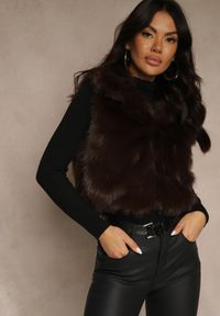 Renee - Brązowa Futerkowa Kamizelka z Kołnierzem i Kieszeniami Nenessa. Typ kołnierza: golf. Kolor: brązowy. Styl: elegancki #4