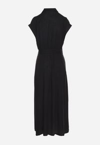 Born2be - Czarna Wiskozowa Sukienka Koszulowa Ozdobiona Paskiem Rinisenia. Okazja: na co dzień. Kolor: czarny. Materiał: wiskoza. Wzór: aplikacja. Typ sukienki: koszulowe. Styl: casual, elegancki #4