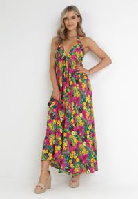 Born2be - Żółto-Fuksjowa Rozkloszowana Sukienka Maxi Wiązana na Szyi z Wiskozy w Kwiaty Enisa. Kolor: żółty. Materiał: wiskoza. Wzór: kwiaty. Sezon: wiosna, lato. Długość: maxi #3