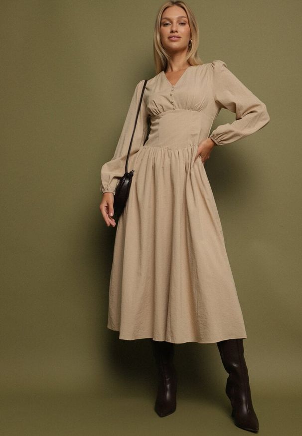 Born2be - Beżowa Sukienka z Wiskozą z Gorsetową Talią i Bufiastymi Rękawami Aniste. Okazja: na co dzień. Typ kołnierza: dekolt gorset. Kolor: beżowy. Materiał: wiskoza. Typ sukienki: gorsetowe. Styl: casual, elegancki, sportowy, wizytowy