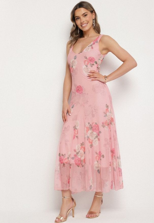 Born2be - Różowa Siateczkowa Sukienka z Kwiatowym Motywem Milanessa. Okazja: na co dzień. Kolor: różowy. Materiał: jeans. Wzór: kwiaty. Typ sukienki: proste. Styl: casual, elegancki