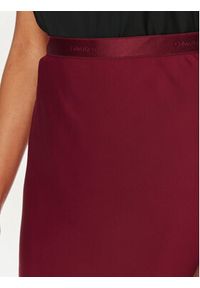 Calvin Klein Spódnica midi K20K207308 Czerwony Slim Fit. Kolor: czerwony. Materiał: syntetyk
