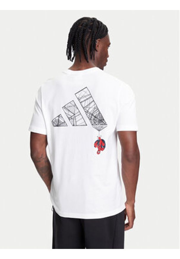 Adidas - adidas T-Shirt Marvel Spider-Man Web Logo JL8056 Biały Regular Fit. Kolor: biały. Materiał: bawełna. Wzór: motyw z bajki