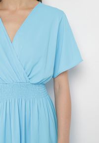 Born2be - Niebieska Sukienka Długa o Rozkloszowanym Fasonie z Kopertowym Dekoltem Saliusa. Okazja: na co dzień. Kolor: niebieski. Typ sukienki: kopertowe. Styl: casual, elegancki. Długość: maxi #6