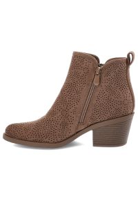 Brązowe Botki S.Barski Modne Obuwie Damskie W Stylu Boho. Kolor: brązowy. Materiał: syntetyk, materiał. Szerokość cholewki: normalna. Wzór: ażurowy, aplikacja. Sezon: jesień, wiosna. Obcas: na obcasie. Styl: boho. Wysokość obcasa: średni