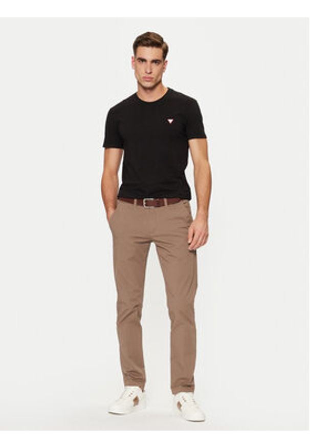 Guess T-Shirt M2YI24 J1314 Czarny Slim Fit. Kolor: czarny. Materiał: bawełna