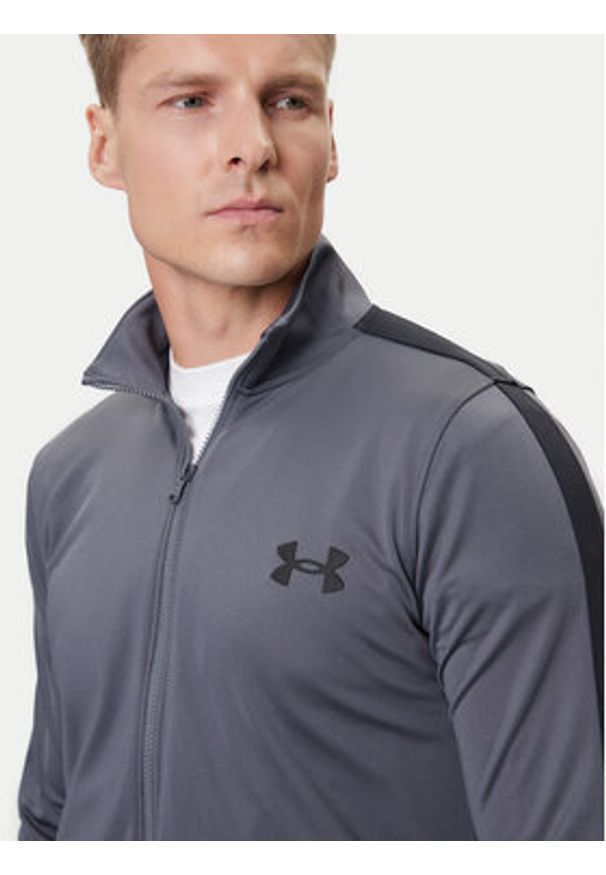 Under Armour Dres Ua Knit Track Suit 1357139-025 Szary Fitted Fit. Kolor: szary. Materiał: syntetyk