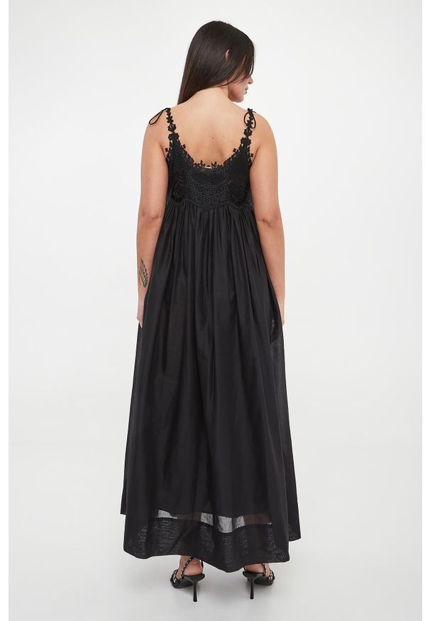 Twinset Milano - Sukienka maxi TWINSET. Długość: maxi