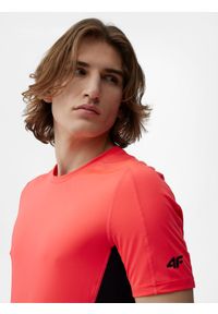 4f - Koszulka treningowa z dodatkiem materiałów z recyklingu męska. Kolor: czerwony. Materiał: materiał. Sport: fitness