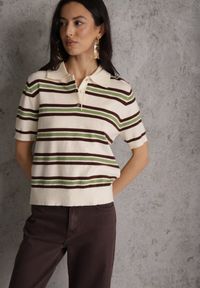 Renee - Zielono-Kremowy T-shirt Polo z Wiskozą w Paski z Guzikami Vevevia. Okazja: na co dzień. Typ kołnierza: polo. Kolor: zielony. Materiał: wiskoza. Wzór: paski. Styl: casual, sportowy #6