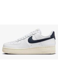 Buty do chodzenia damskie Nike Air Force 1 07 Easyon. Zapięcie: sznurówki. Kolor: biały. Materiał: tkanina, skóra, guma, materiał, syntetyk. Szerokość cholewki: normalna. Model: Nike Air Force. Sport: turystyka piesza #1