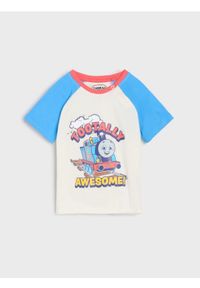Sinsay - Bawełniana koszulka z nadrukiem Thomas&Friends - kremowy. Kolor: kremowy. Materiał: bawełna. Wzór: nadruk #1
