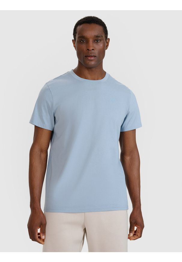 4f - 4F T-shirt regular gładki męski - niebieski M. Okazja: na co dzień. Kolor: niebieski. Materiał: dzianina, jersey, bawełna. Długość rękawa: krótki rękaw. Długość: krótkie. Wzór: gładki. Styl: sportowy, klasyczny, casual