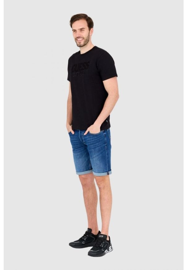 Guess - GUESS Czarny bawełniany męski T-shirt slim fit, Rozmiar XL. Kolor: czarny. Materiał: bawełna. Wzór: haft