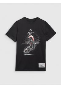 4f - 4F T-shirt regular z nadrukiem męski - czarny L. Okazja: na co dzień. Kolor: czarny. Materiał: bawełna, jersey, materiał. Długość rękawa: krótki rękaw. Długość: krótkie. Wzór: nadruk. Styl: sportowy, klasyczny, casual
