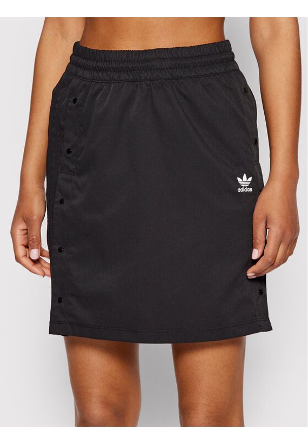 Adidas - adidas Spódnica trapezowa Always Orginal Snap HF2023 Czarny Relaxed Fit. Kolor: czarny. Materiał: syntetyk