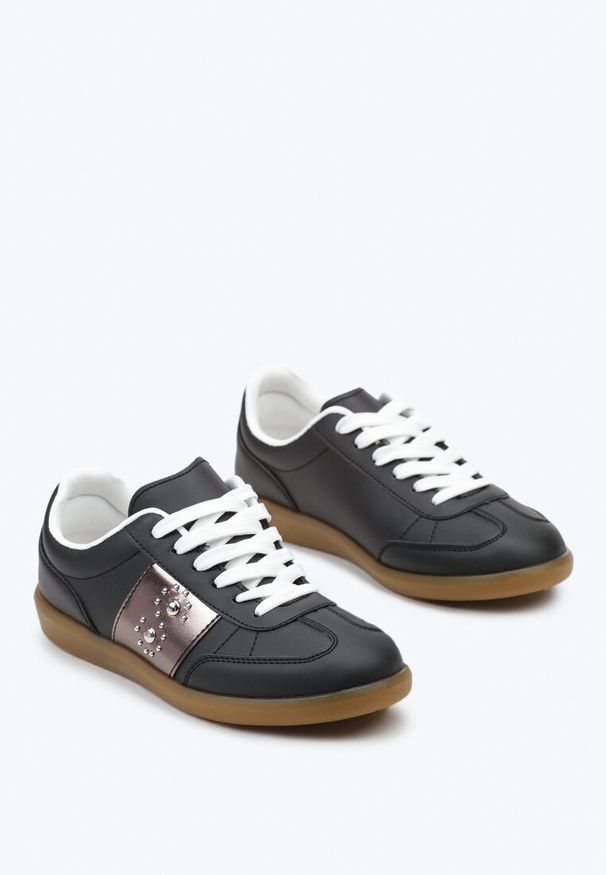 Renee - Czarne Sneakersy na Płaskiej Podeszwie z Wiązaniem i Ozdobną Wstawką Drukesti. Nosek buta: okrągły. Zapięcie: sznurówki. Kolor: czarny. Materiał: materiał. Obcas: na płaskiej podeszwie. Wysokość obcasa: niski
