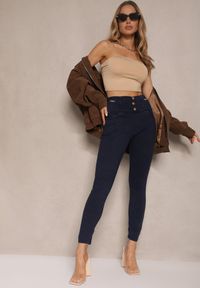 Renee - Granatowe Spodnie z Bawełną Typu Skinny High Waist Ozdobione Cyrkoniami Sovzeki. Okazja: na co dzień. Stan: podwyższony. Kolor: niebieski. Materiał: bawełna. Wzór: aplikacja. Styl: casual #4