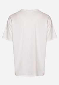 Born2be - Biała Koszulka T-shirt z Bawełny Fodarella. Okazja: na co dzień. Kolor: biały. Materiał: bawełna. Wzór: aplikacja. Styl: klasyczny, casual, elegancki #3