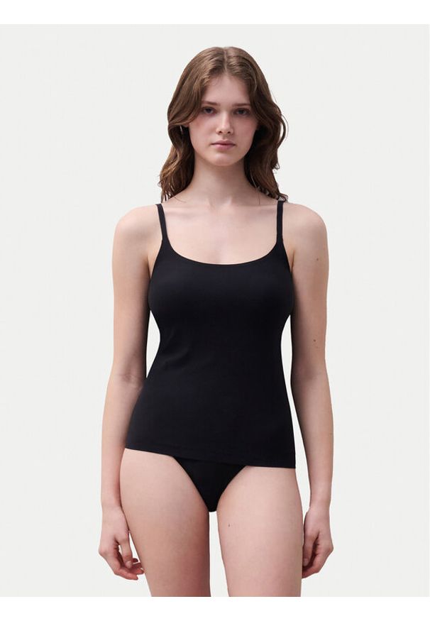 Chantelle Top Soft Stretch C10620 Czarny Slim Fit. Kolor: czarny. Materiał: syntetyk