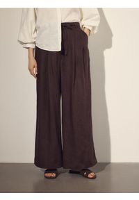 Reserved - Lniane spodnie z wiązaniem - ciemnobrązowy. Kolor: brązowy. Materiał: len
