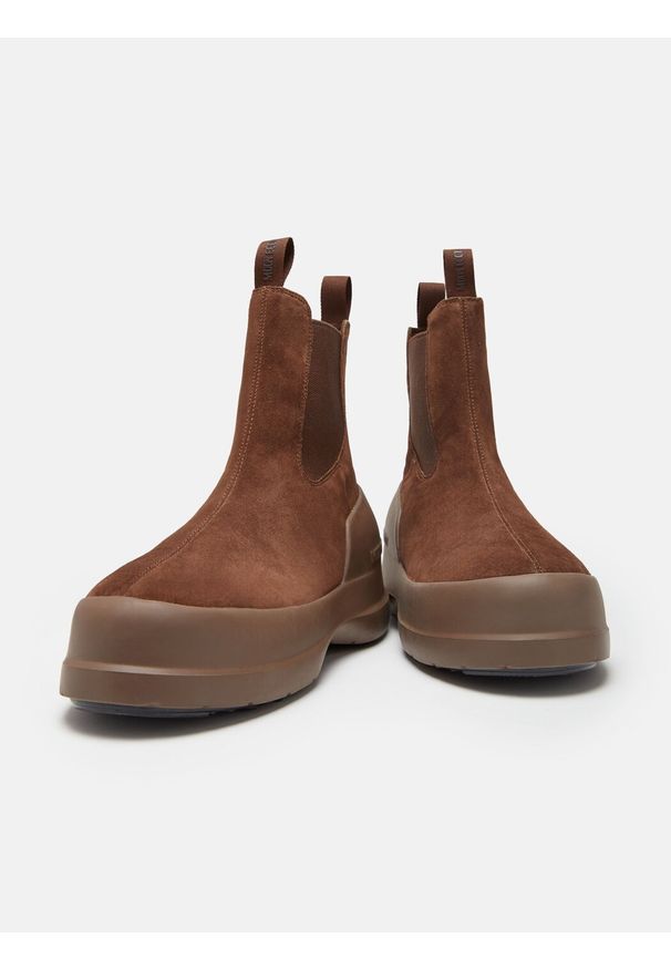 Sztyblety damskie Moon Boot LUNA CHELSEA SUEDE. Kolor: brązowy