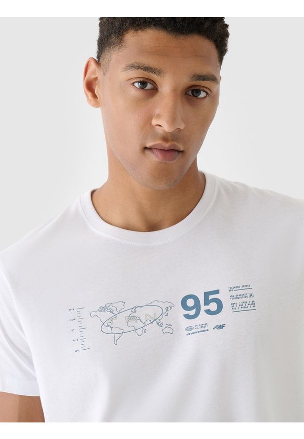 4f - 4F T-shirt regular z nadrukiem męski - biały XXL. Okazja: na co dzień. Kolor: biały. Materiał: bawełna, jersey, dzianina. Długość rękawa: krótki rękaw. Długość: krótkie. Wzór: nadruk. Styl: sportowy, casual, klasyczny