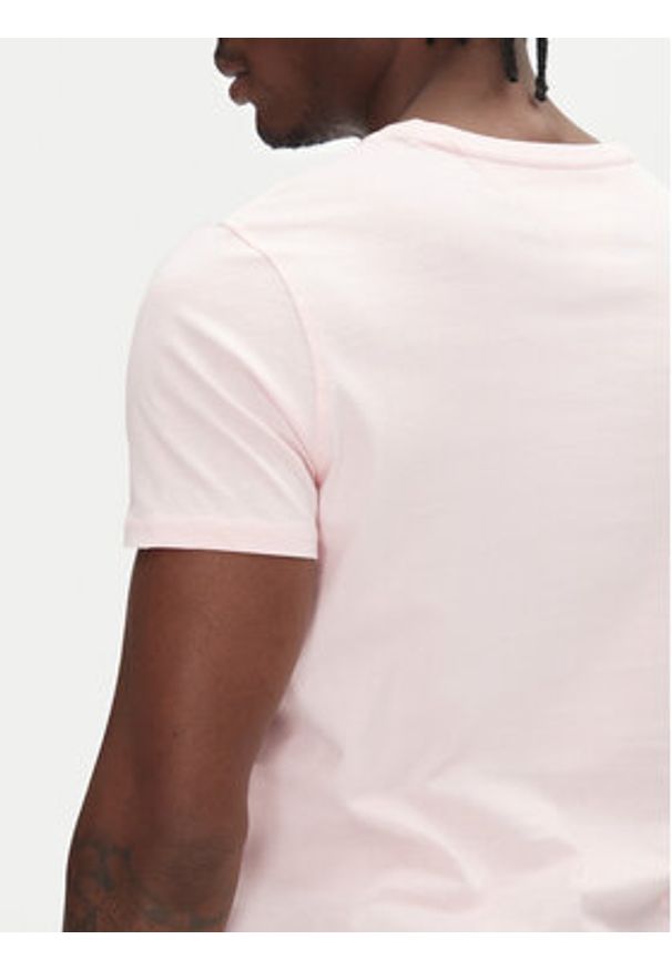 Tommy Jeans T-Shirt DM0DM04411 Różowy Slim Fit. Kolor: różowy. Materiał: bawełna